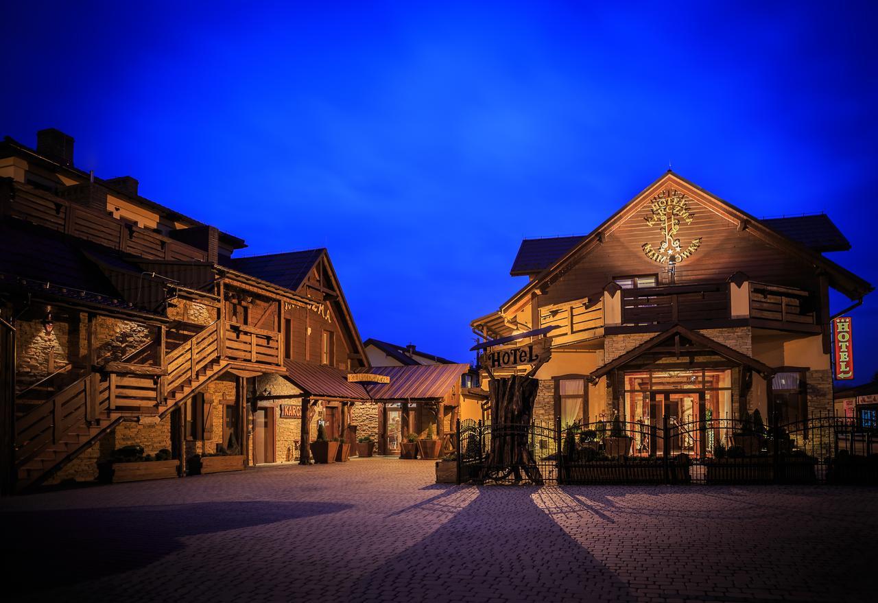 Hotel - Karczma Klimtowka Wolbrom Exterior foto